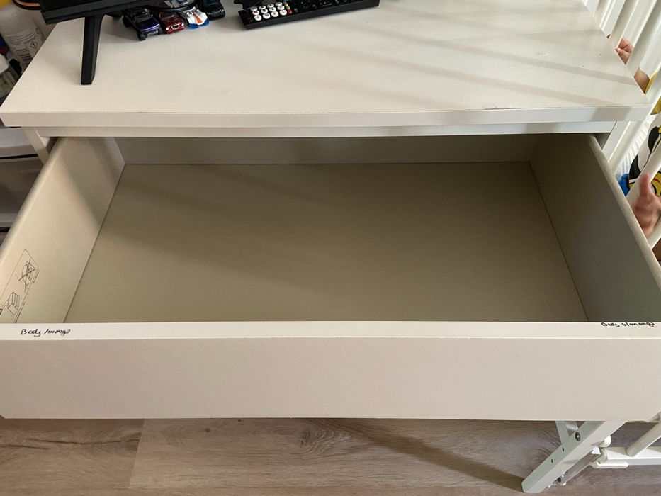 Vendo comoda de 3 gavetas