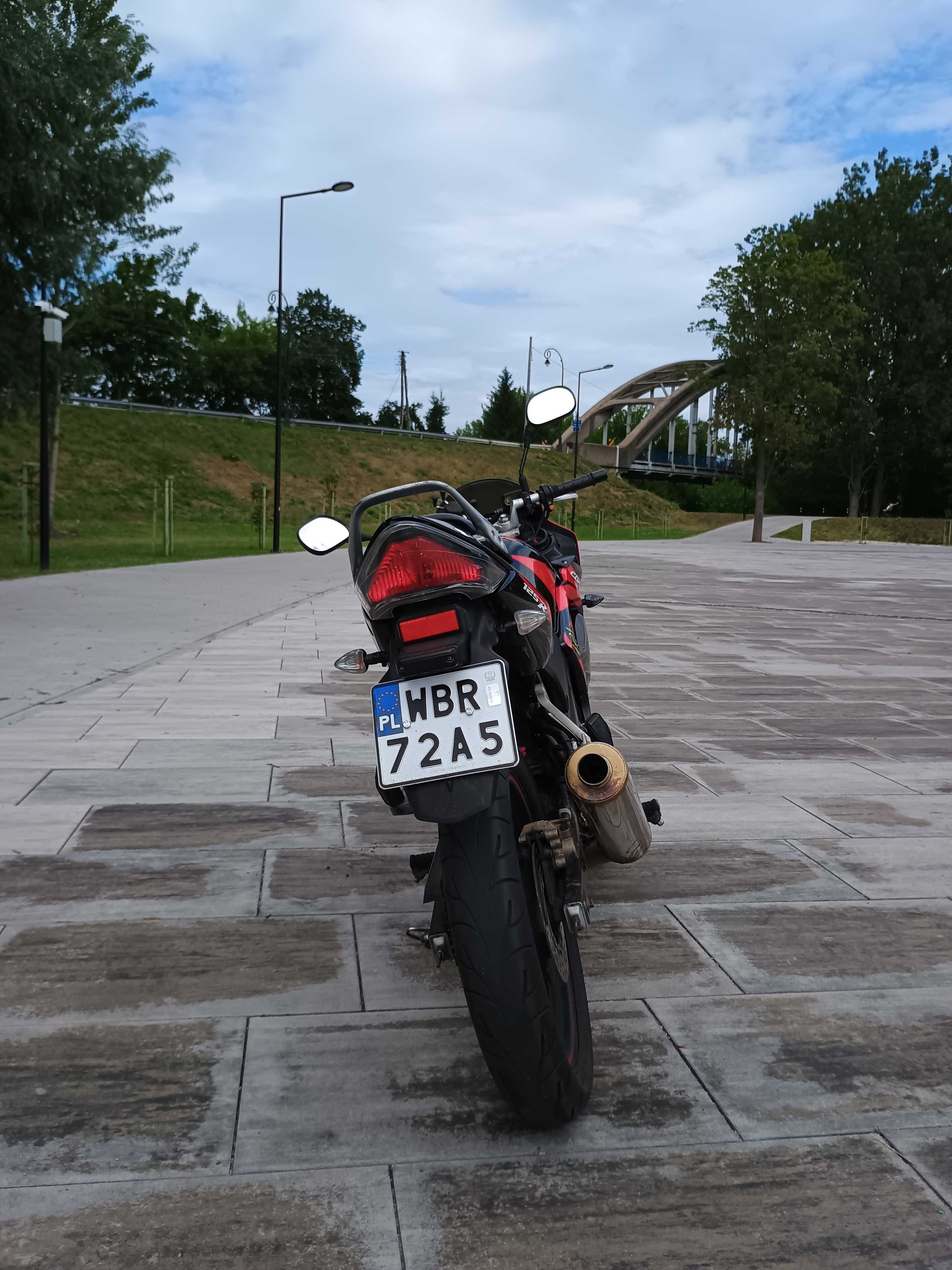 Honda CBR 125R JC39