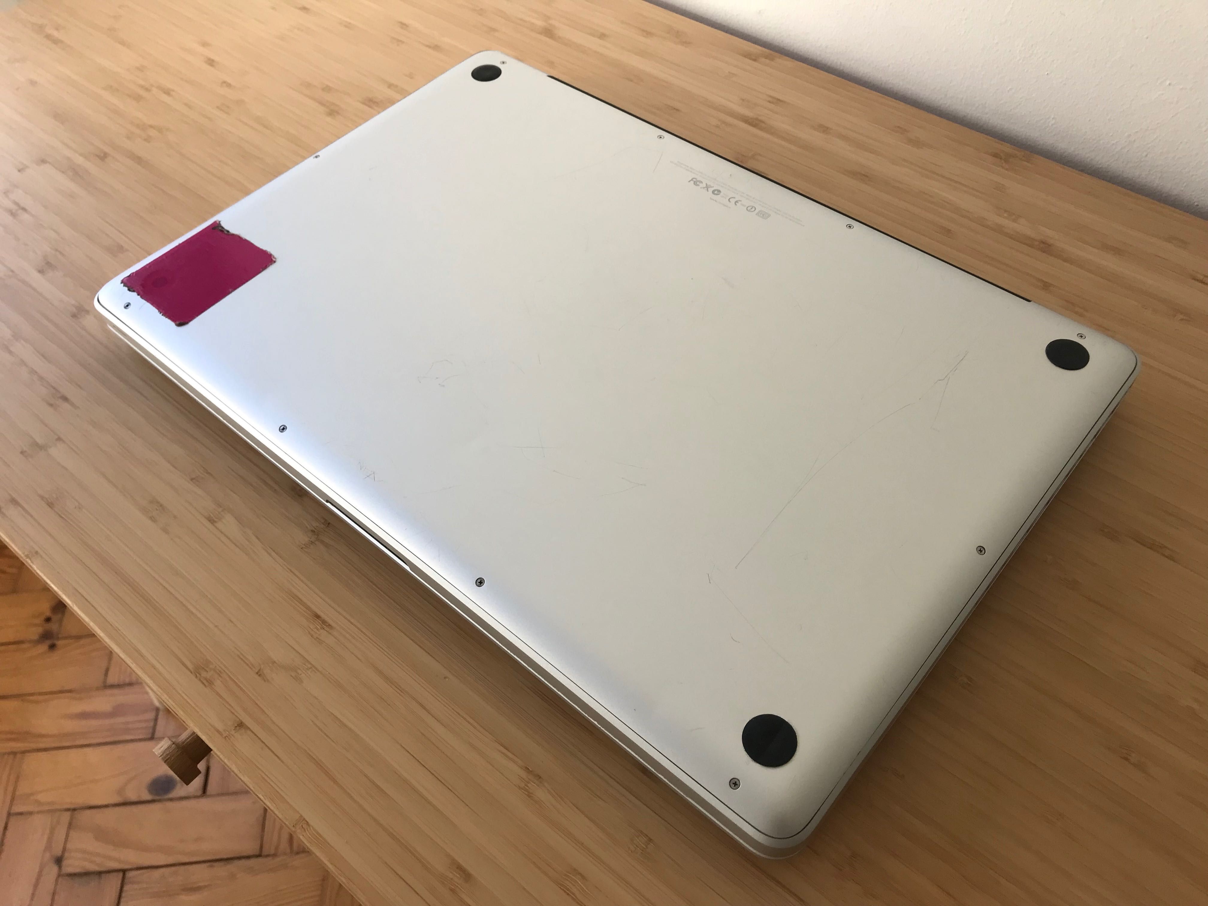 Macbook Pro 17'' (mid 2010) i5 2,53 GHz / 8 gb ram / 500 gb ssd