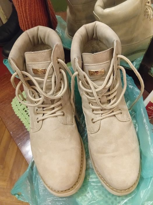 Ботинки жіночі 39 розмір, еко.кожа