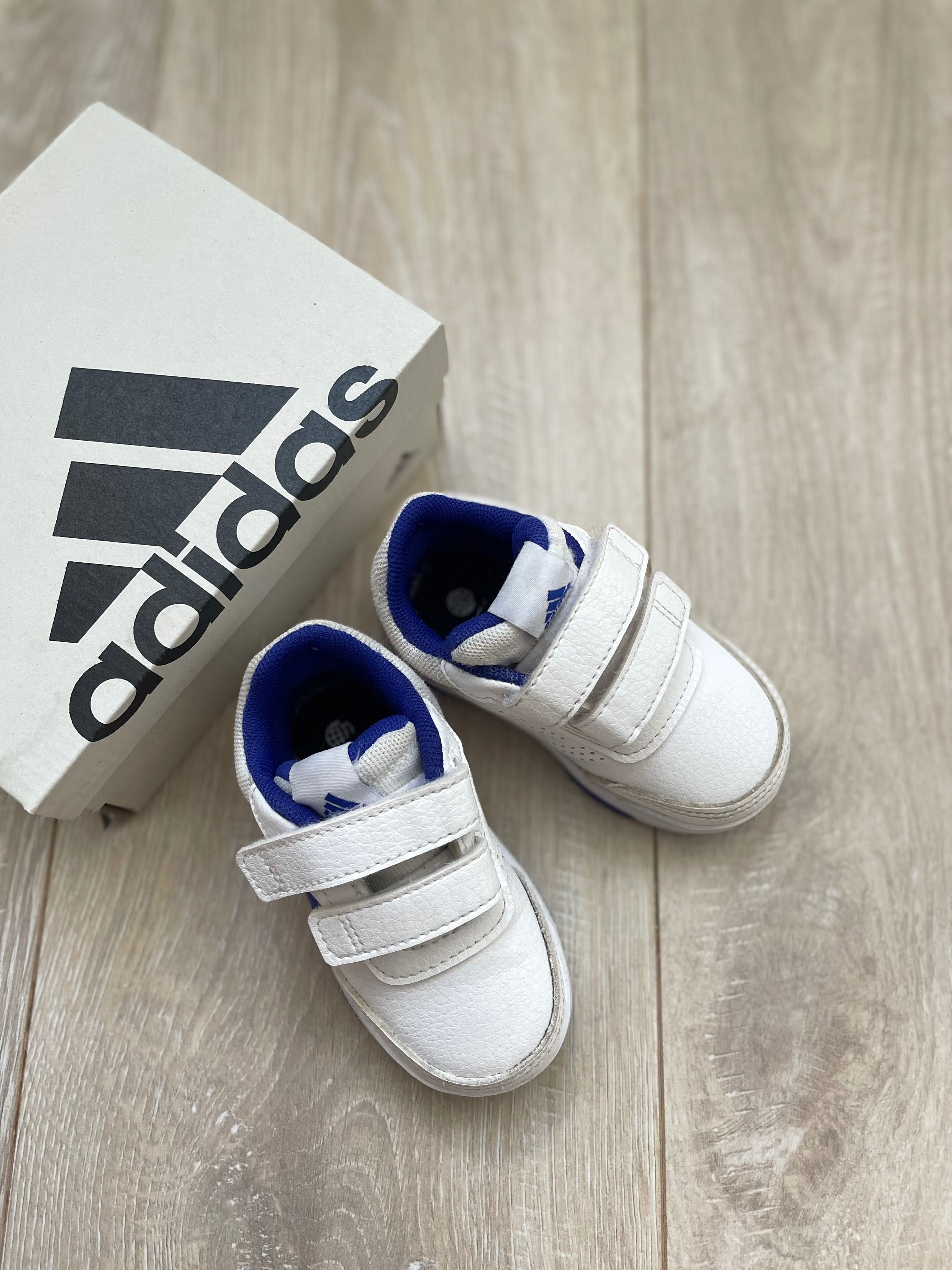 Дитячі кросівки adidas