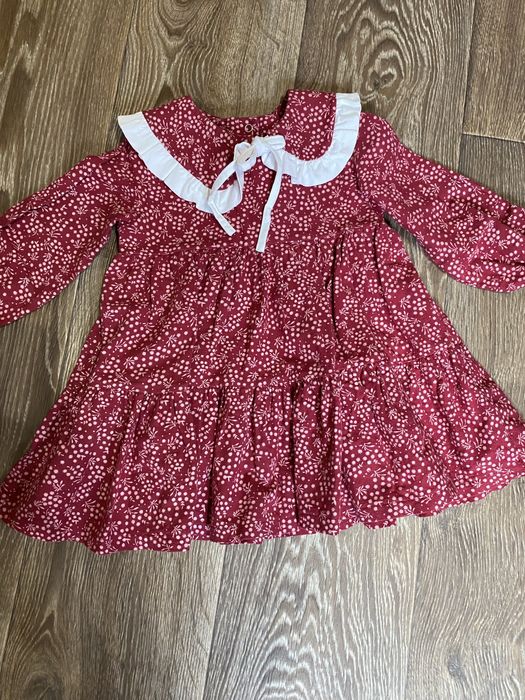 Сукня з комірцем