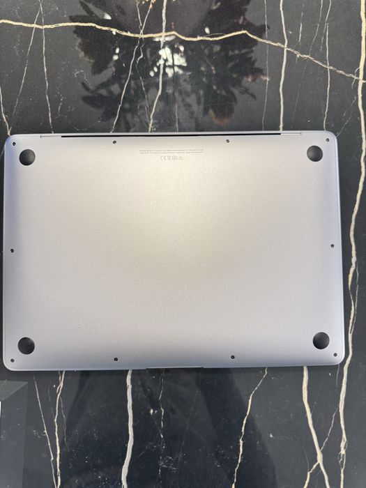 MacBook Air 13” з процесором M1, 8GB RAM і 256GB SSD