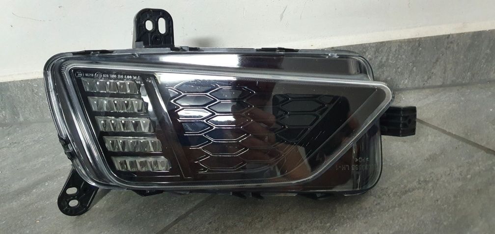 Vw Polo VI 2G Halogen Led DRL lewy IDEALNY