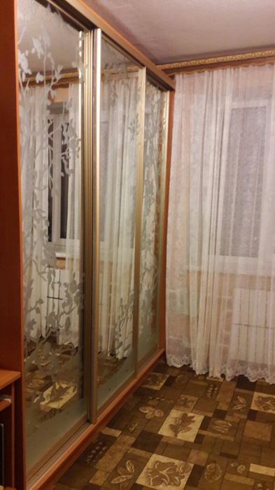 Продам 1 комнатную гостинку в районе Одесской