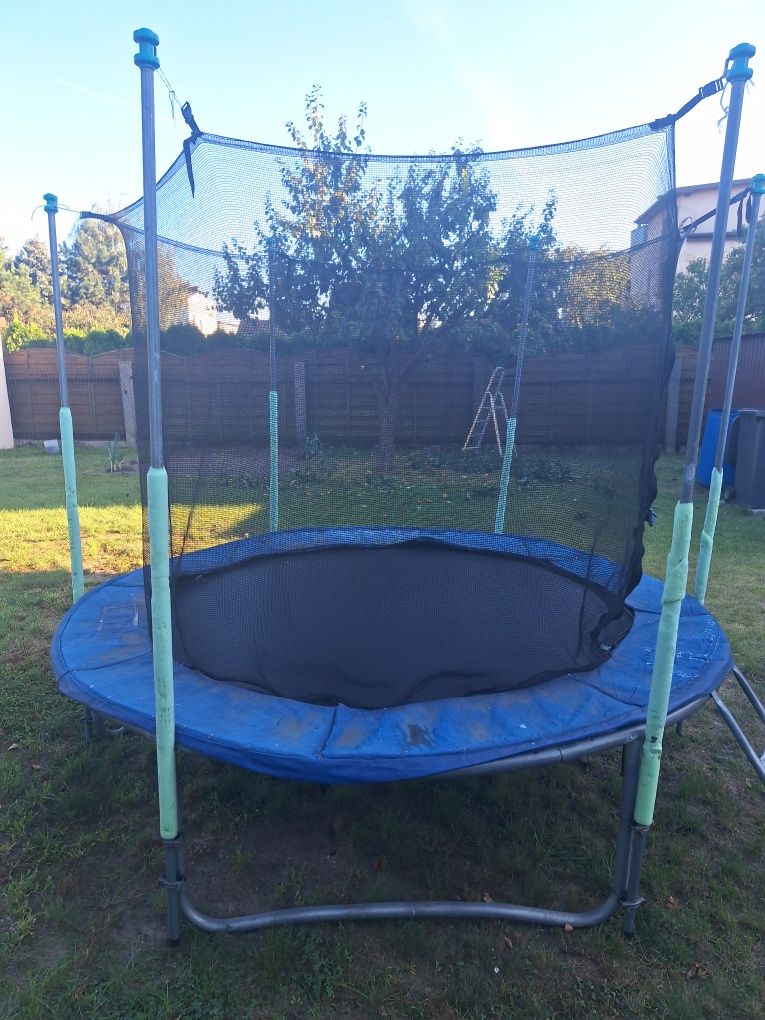 Trampolina dla dzieci z drabinką