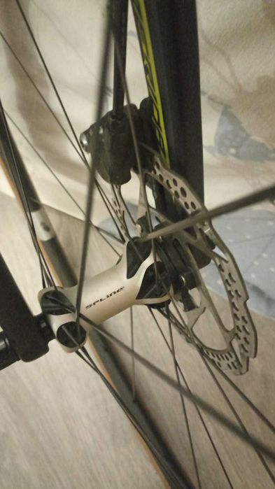 Roda DT Swiss + Pneu Hutchinson