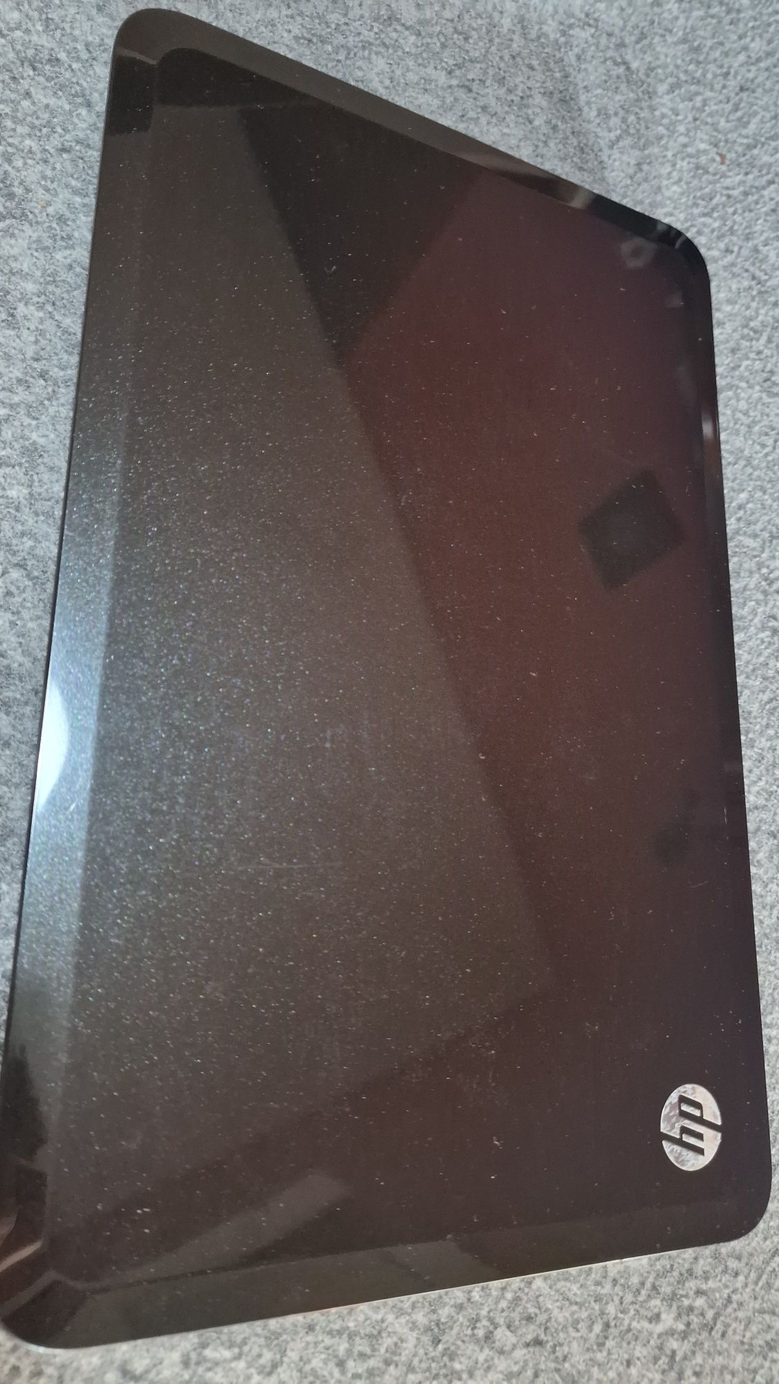 Hp pavilion G6 com processador intel i5
Grafica Radeon 
Disco 250Gb
Ca