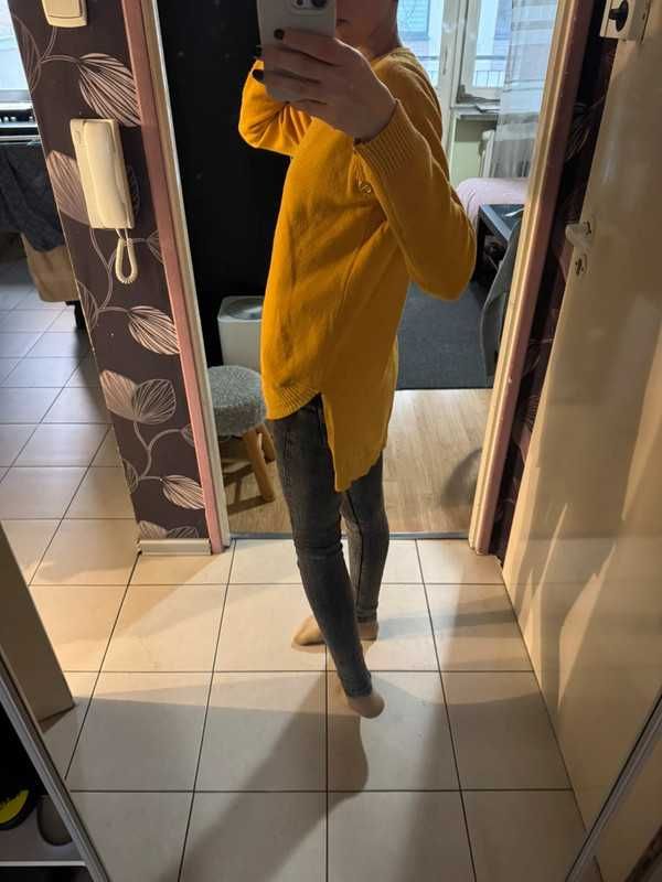 Sweter musztardowy wełniany