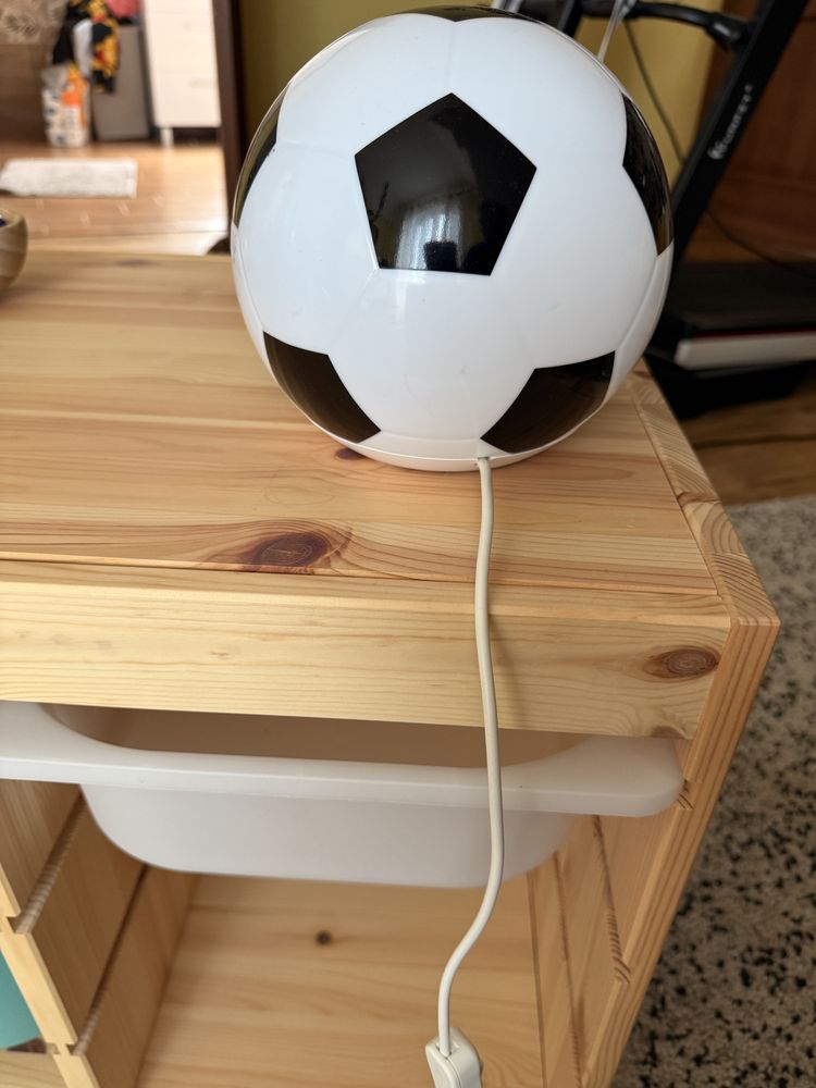 Lampka nocna pilka ikea