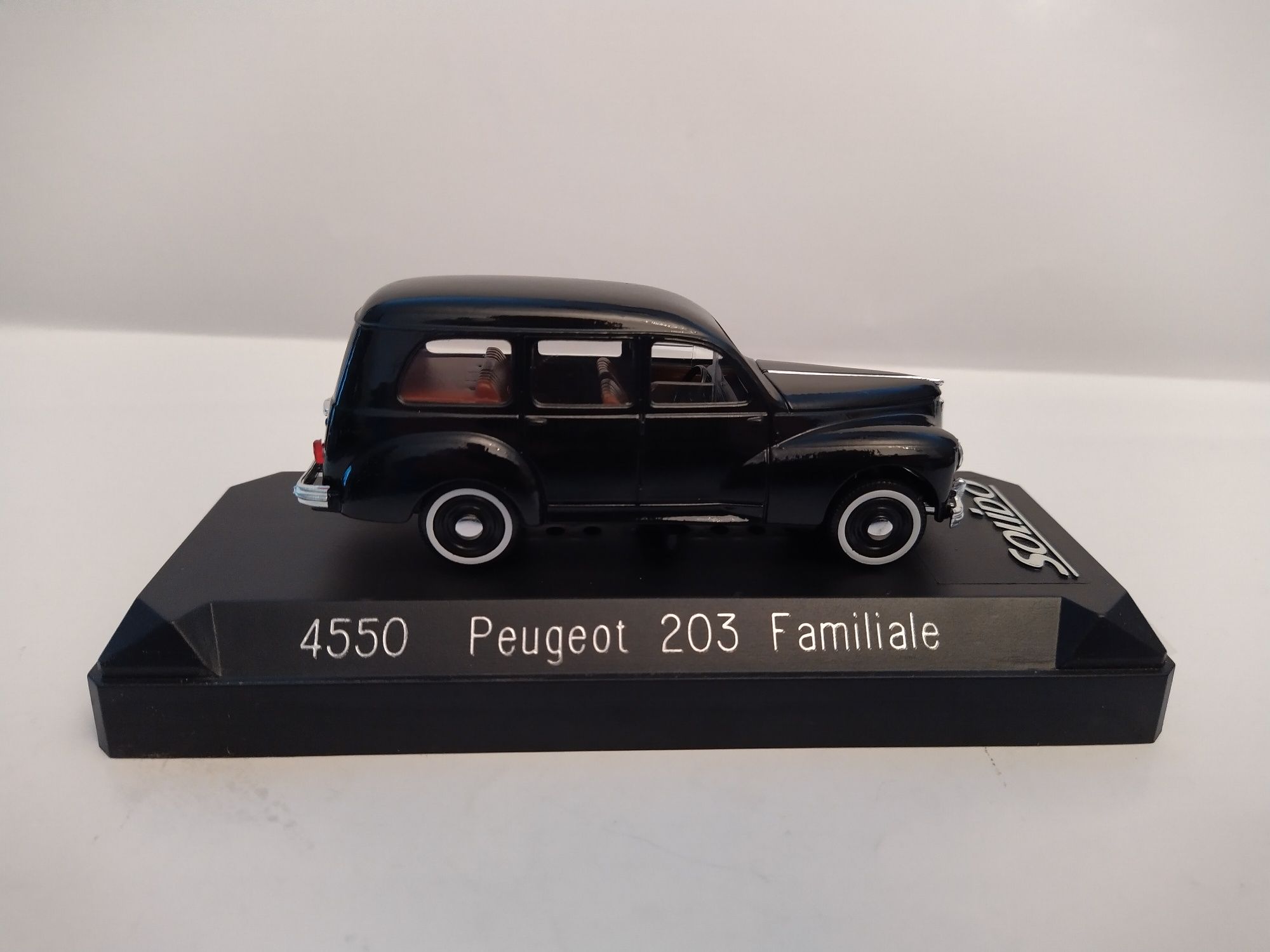 Peugeot 203 Familiale Solido Skala 1:43