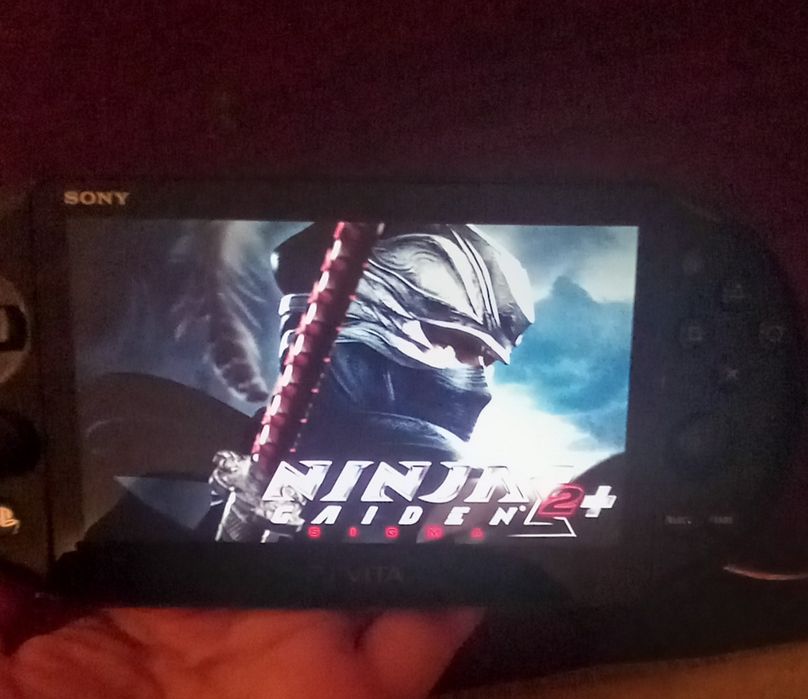 Playstation vita silm + 10 jogos + cartao 128gb