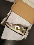 Nike SB Dunk Low "Chameleon" w rozmiarze 42,5 (US 9).