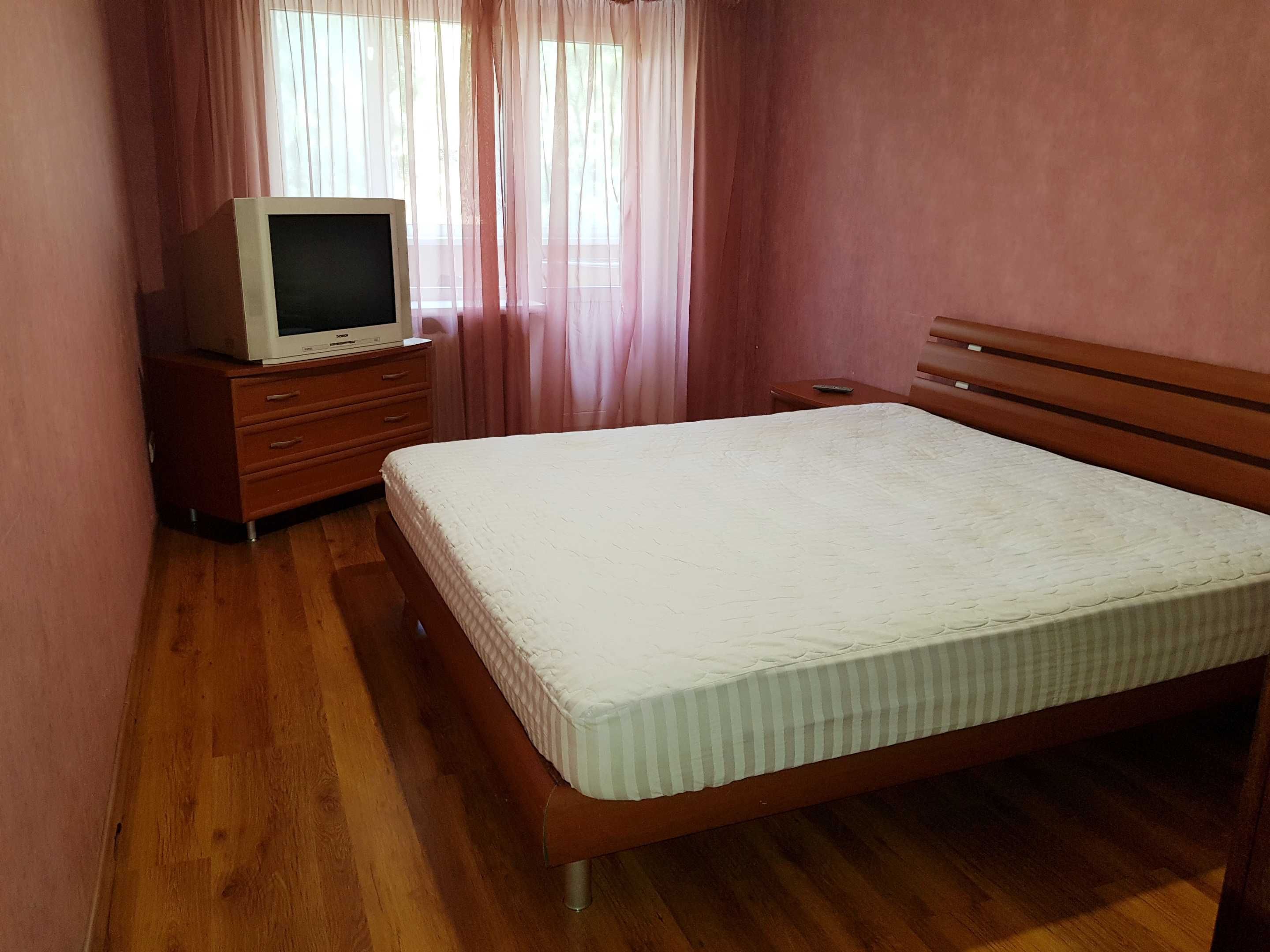 3-х кім.  квартира посуточно метро Святошин