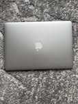 Macbook Air 13 nie włącza się