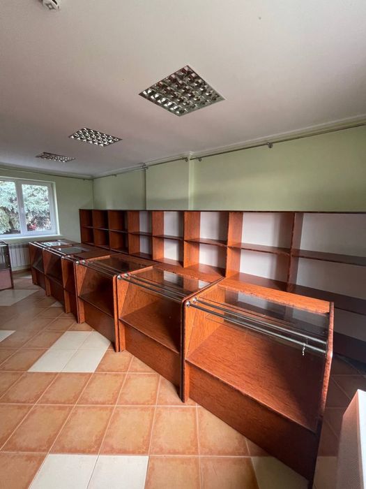 Продам стелажі,прилавки в магазин