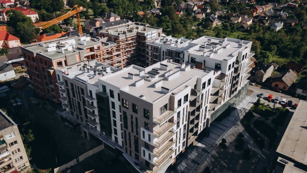 Продаж. Двокімнатна квартира з видом на гори з терасою. Тячів. 5.30