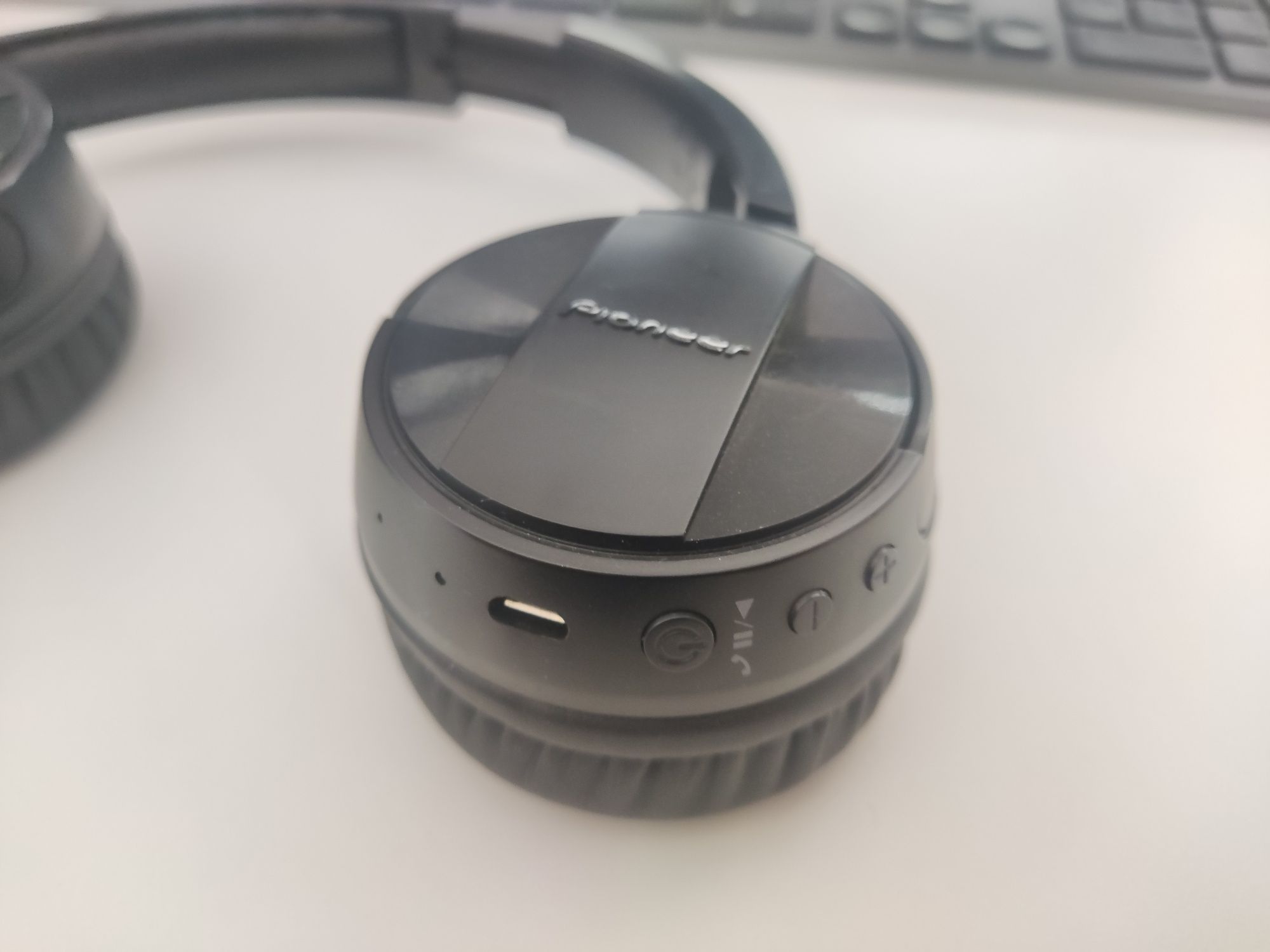 Pioneer SE-MJ553BT