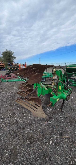 Плуг Велес Агро 3+1