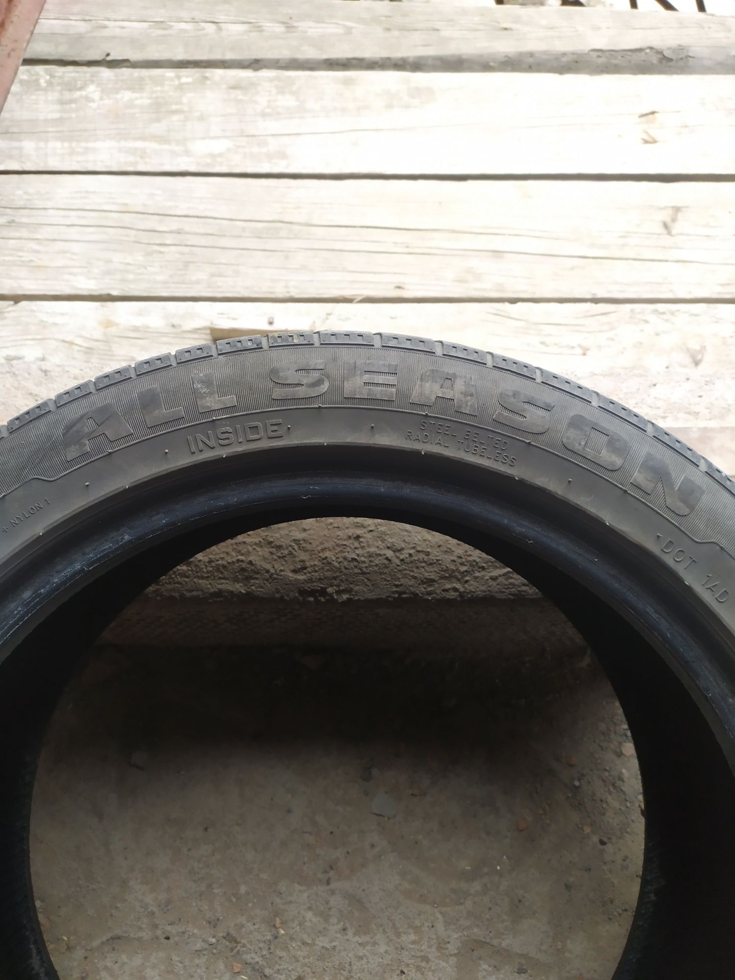 Продам колеса 205/50 R17 зима.