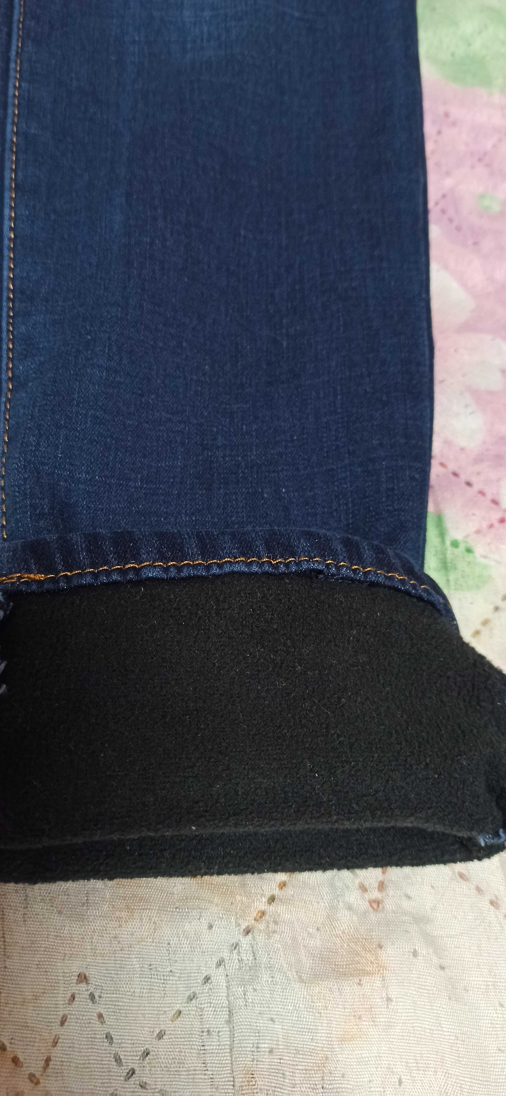 Продам жіночі утеплені нові джинси