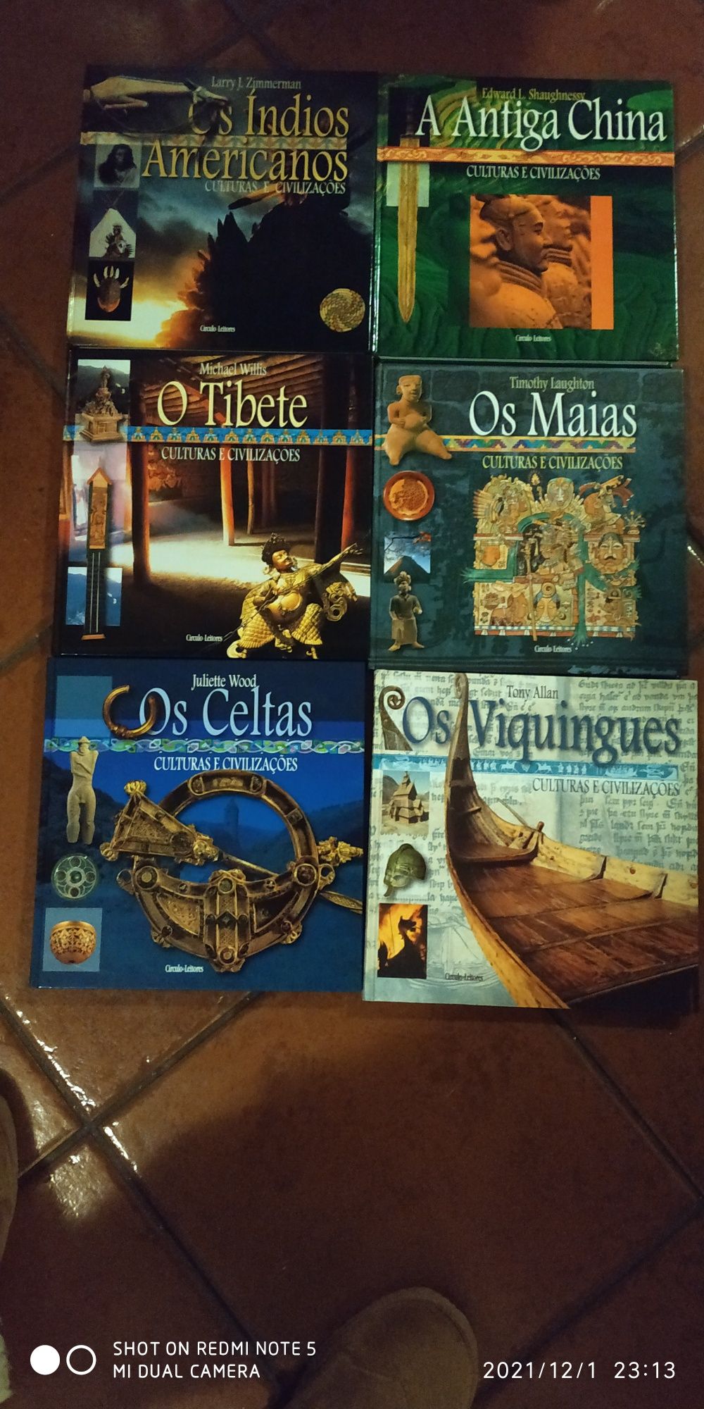 Vários livros vários temas.