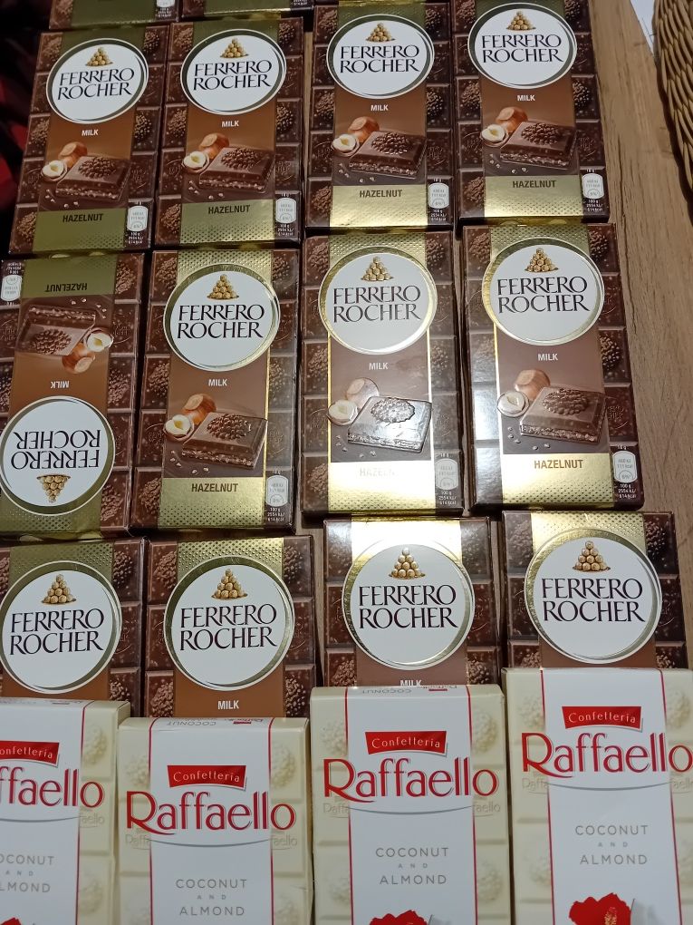 Czekolada ferrero i rafaello. 20 sztuk- 145 zlotych