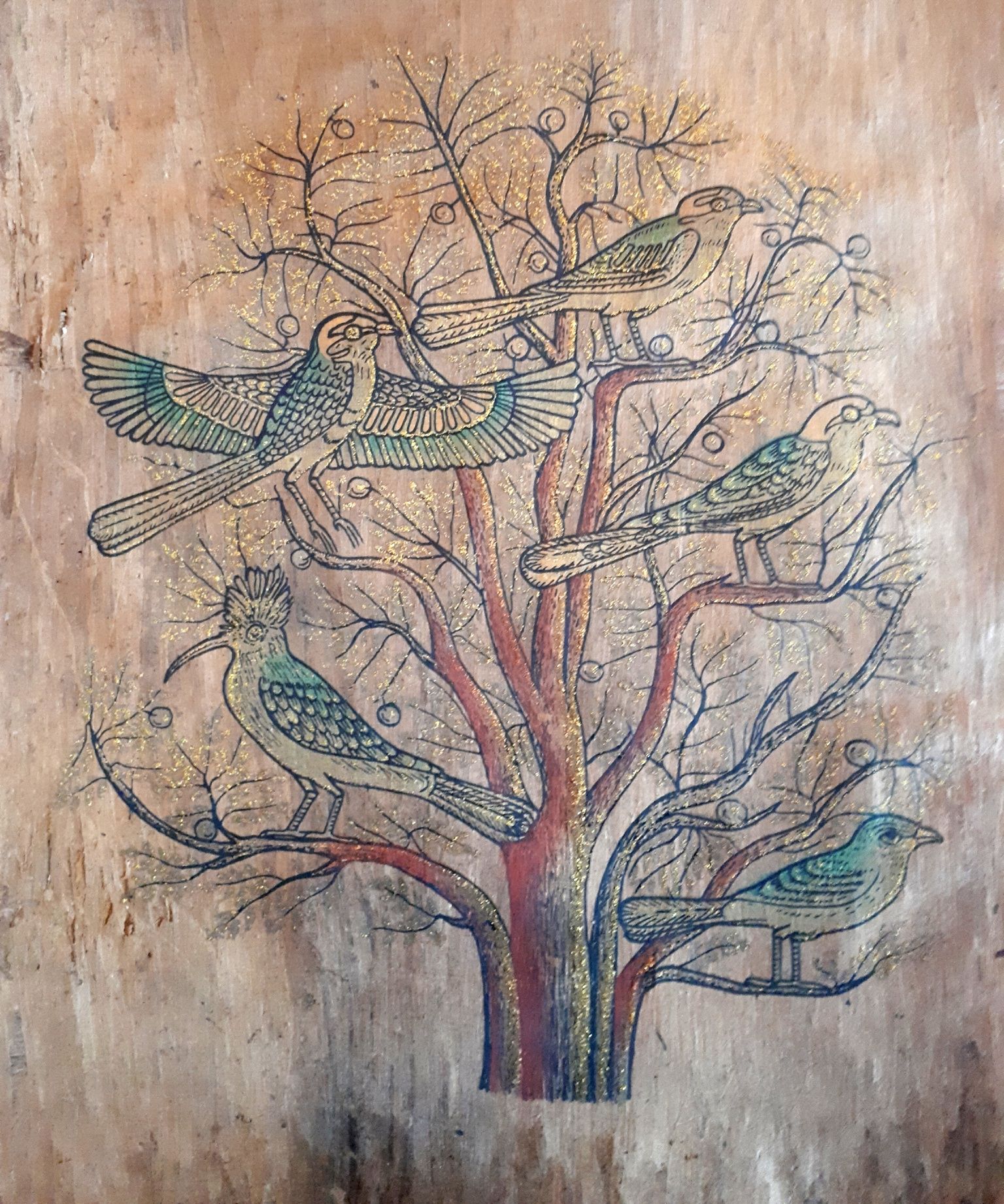 Piękny obraz na korze z drzewa rajskie ptaki