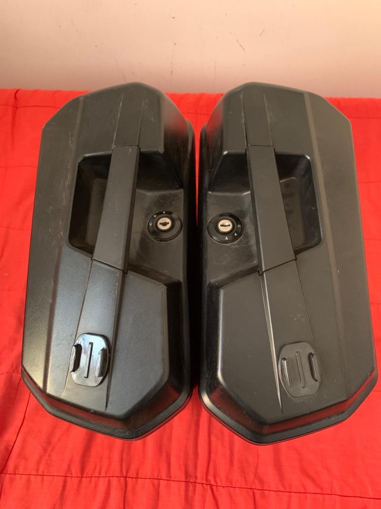 Бокові кофри Givi E22