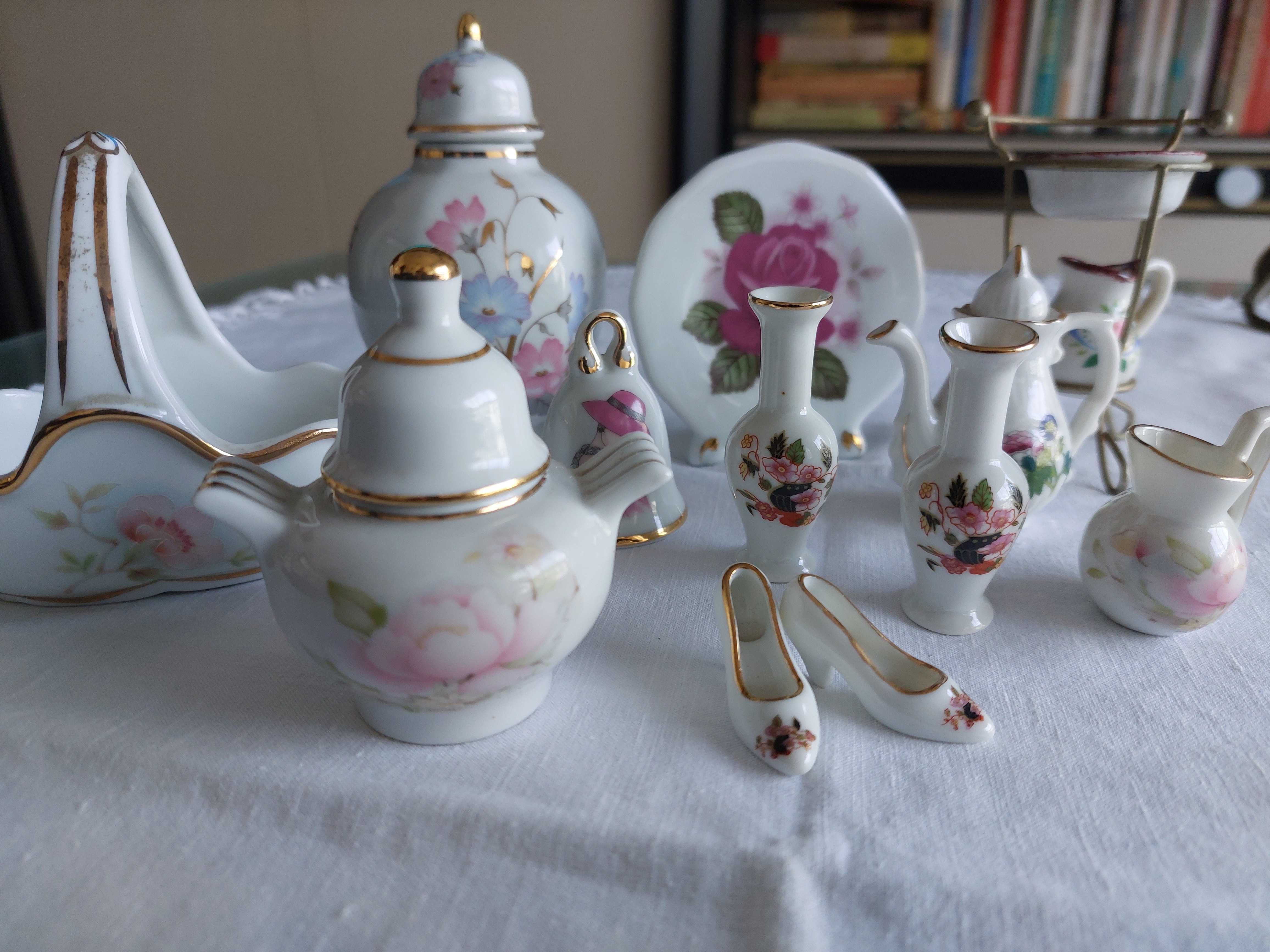 Conjunto Miniaturas Porcelana, 12 peças, vários fabricantes