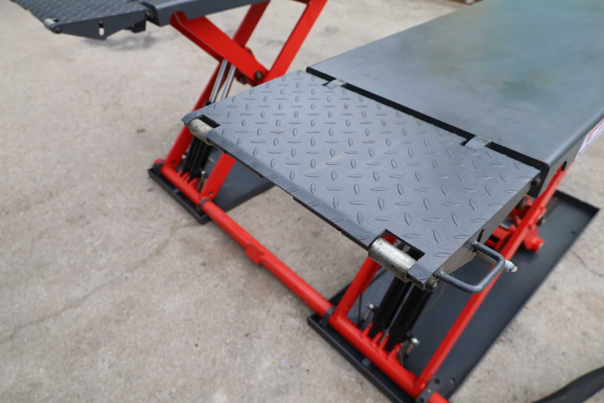 Podnośnik mobilny nożycowy warsztatowy 4000kg 230V MT400H Grubber