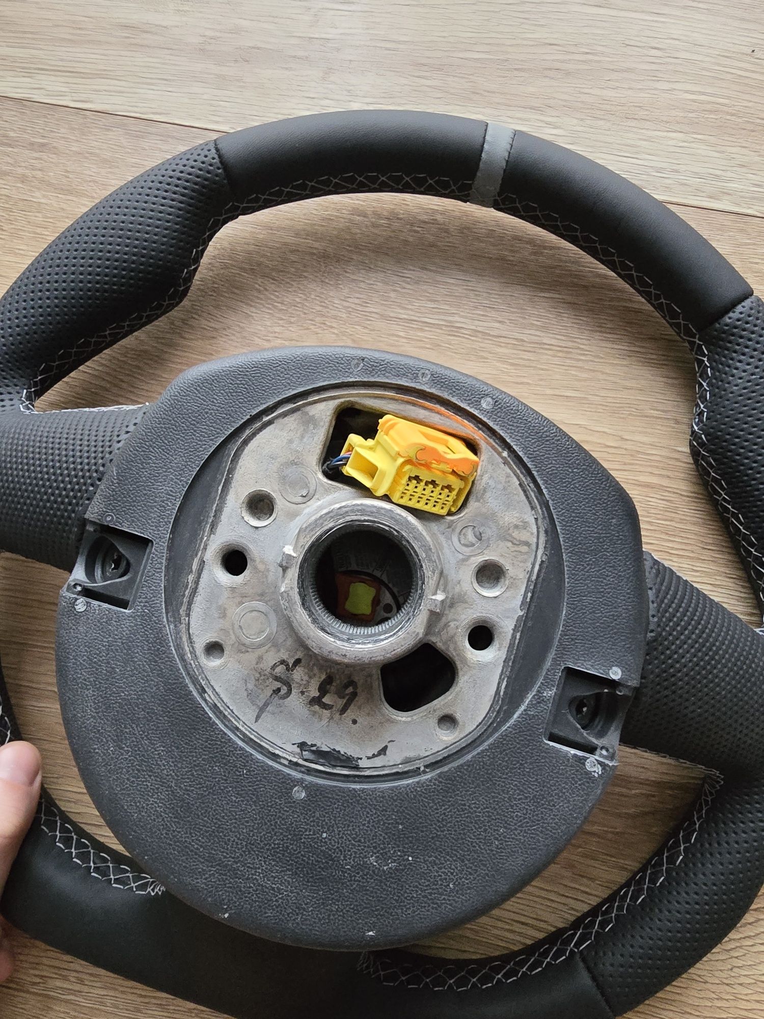 Kierownica + air bag tuning a4 b6 b7 a6 c5 c6 a3 8p a8 a5 PFI car styl