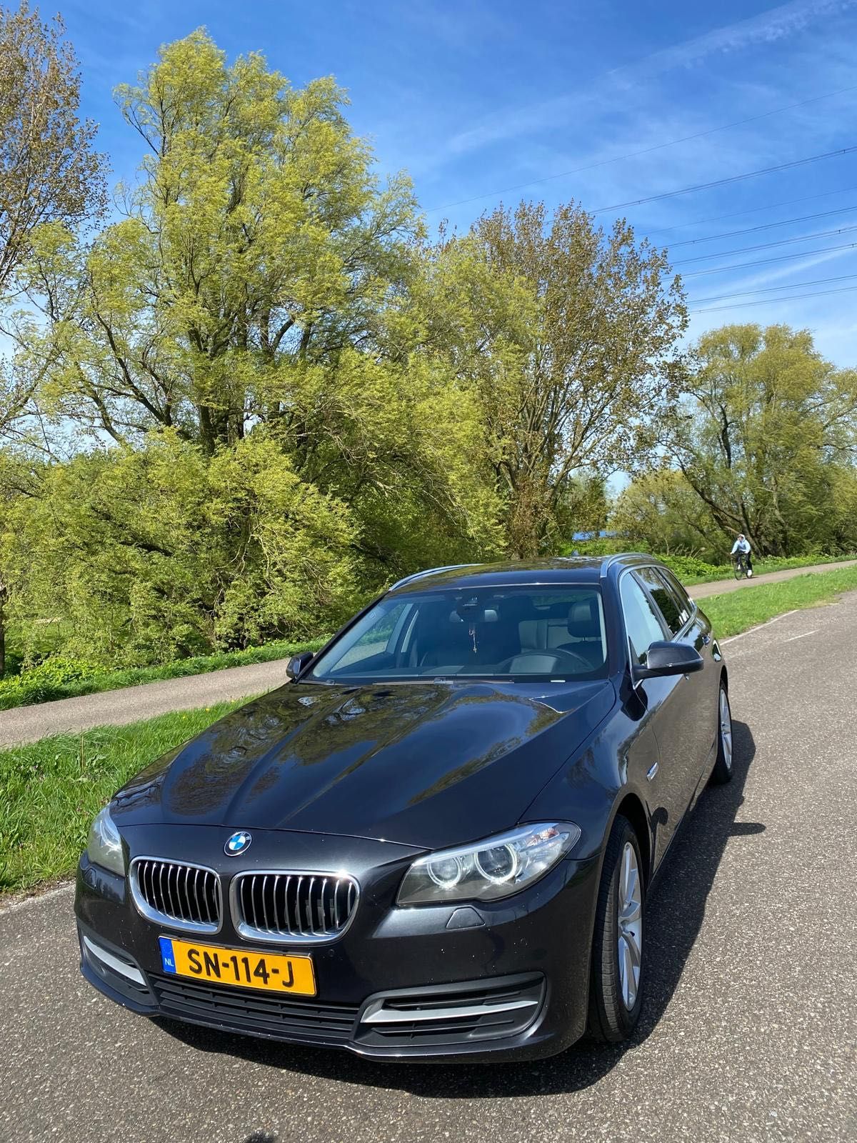 Bardzo zadbane BMW 5 Touring 520 xDrive High Executive automat 2013 r.