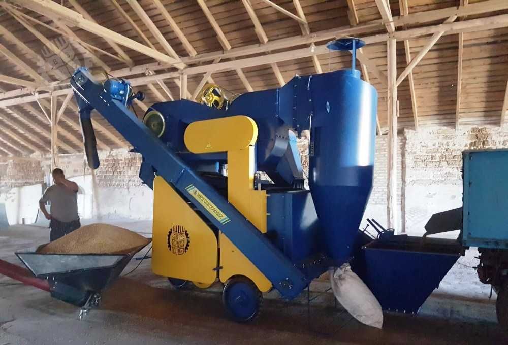 ОВС-25Ц зерноочисна машина - самохідна віялка з циклоном