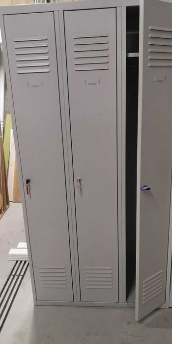 Szafka ubraniowa metalowa