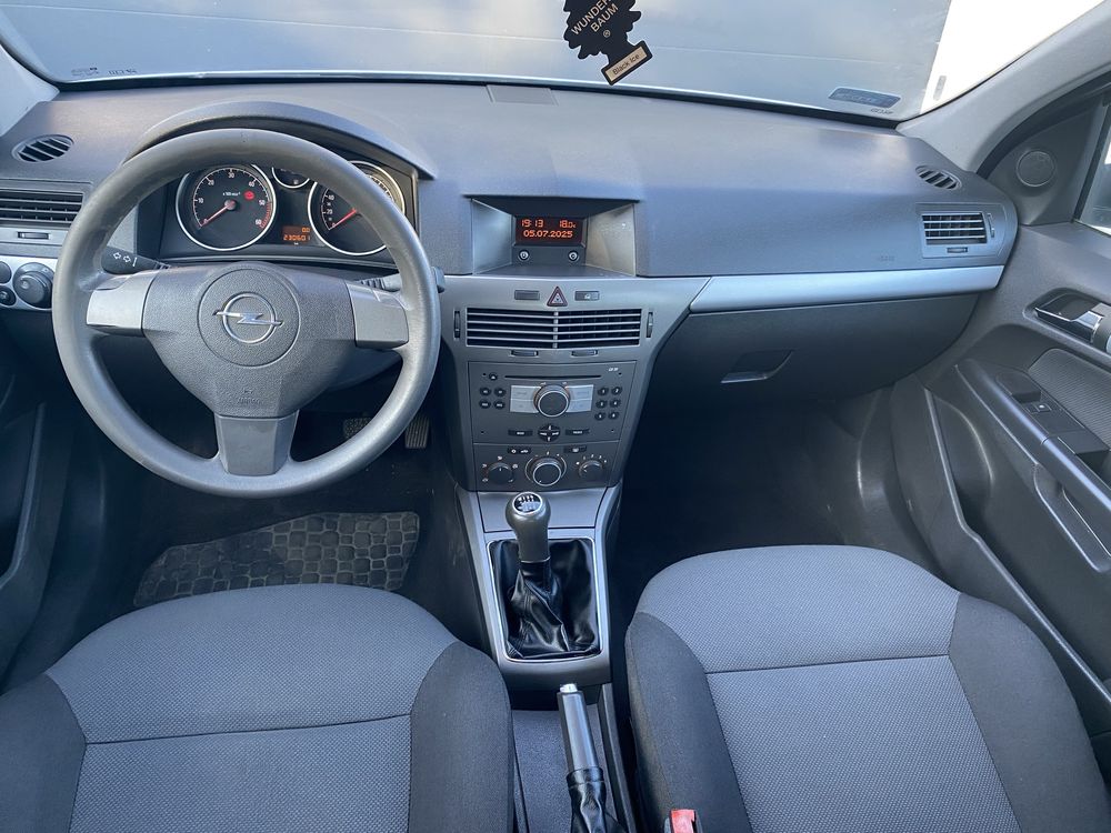 Opel Astra h 1.9 cdti 100km