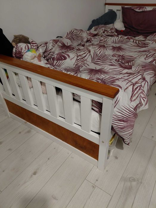 Łóżko z materacem 90x200