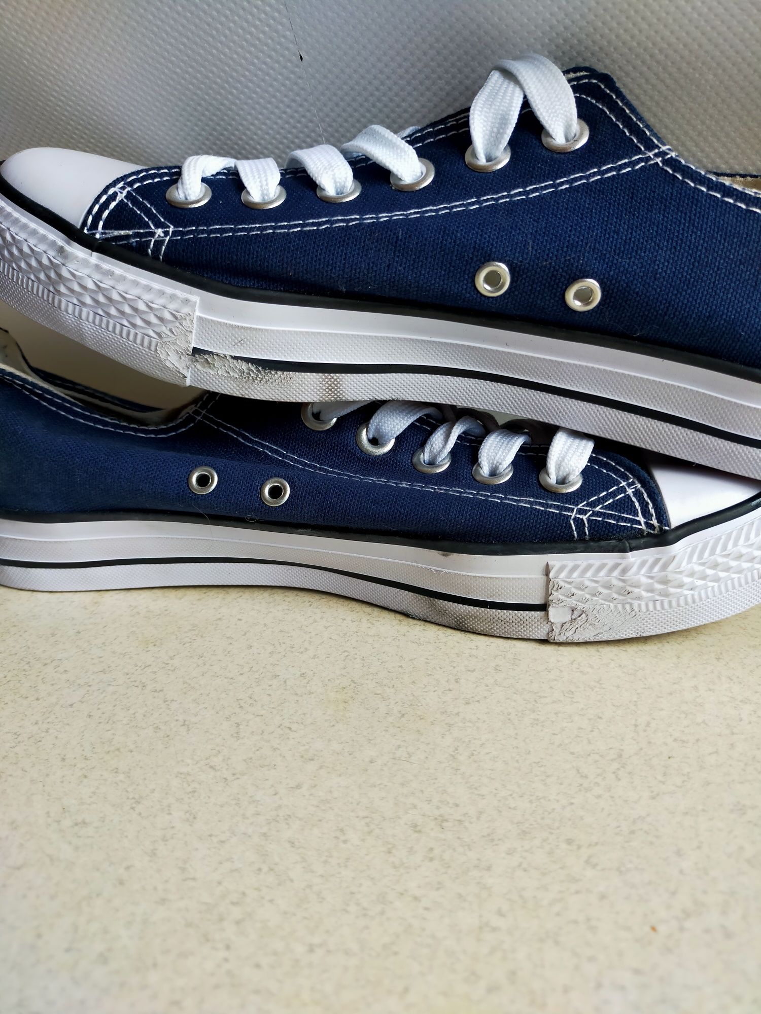 Buty sportowe trampki klasyczne 42