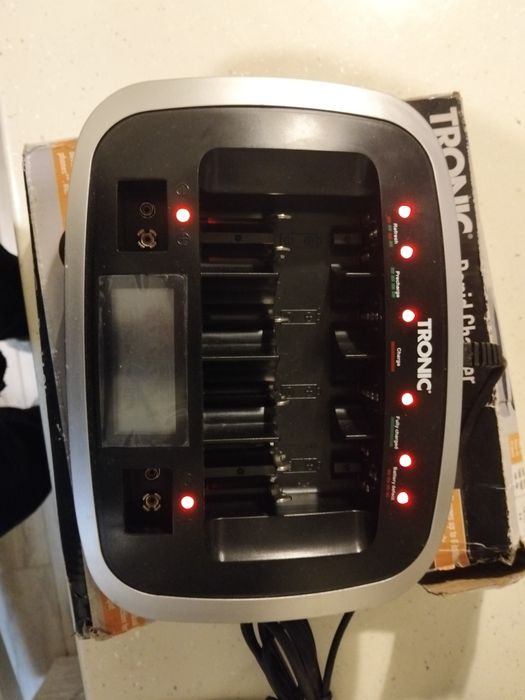 Tronic зарядний пристрій