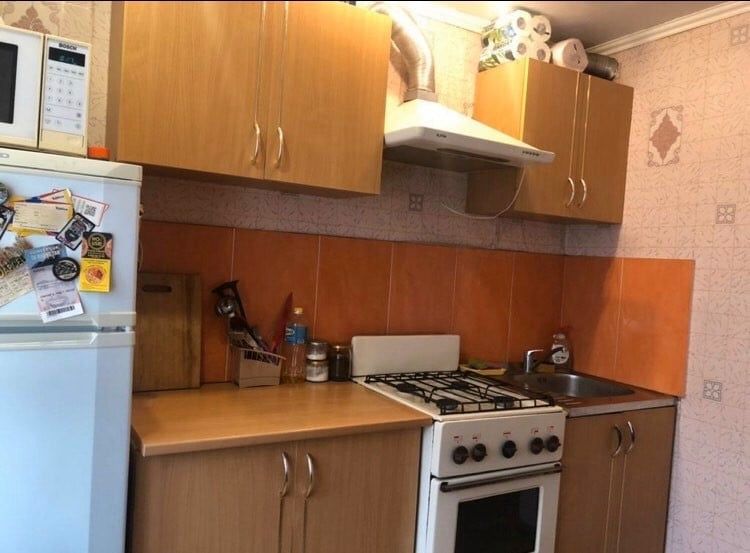 Продаж 2 кімнатної метро Виставковий центр