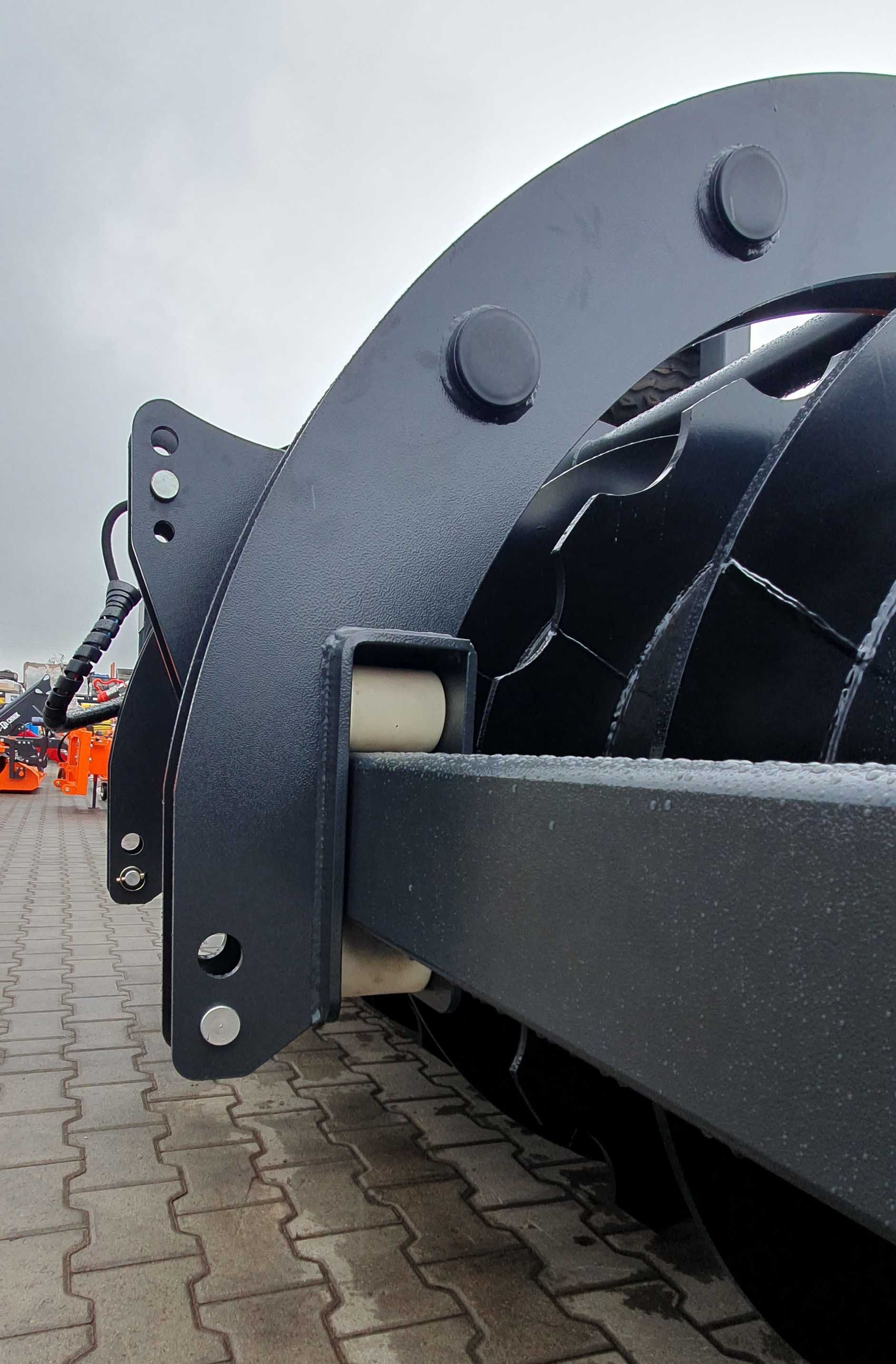 Metal-Technik Wał Pryzmowy MT2 z dociskiem
