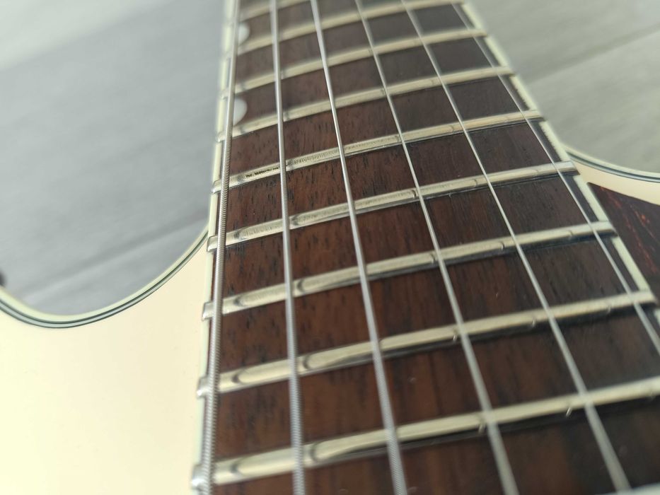 Gretsch G2622T Streamliner Center Block DC – Vintage White (Nova)