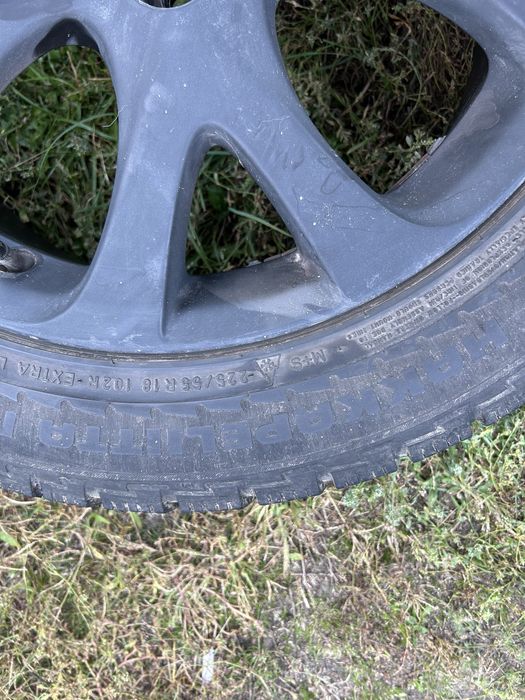 Зимові шини з дисками 225/55 R18 Nokian Hakapelita mazda 6