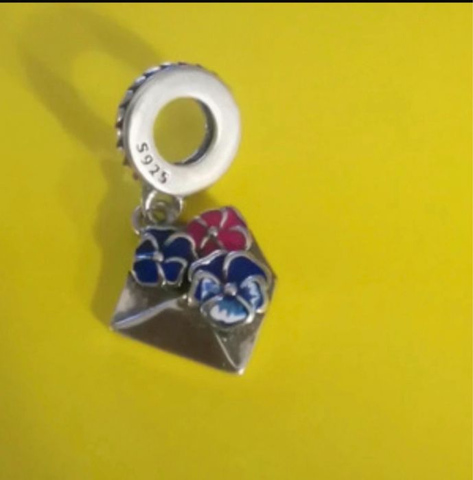 Srebrny charms,charms
