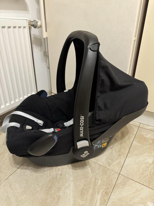 Автолюлька Maxi-Cosi 0-13 кг, чорна, з вкладишем для новонародженних