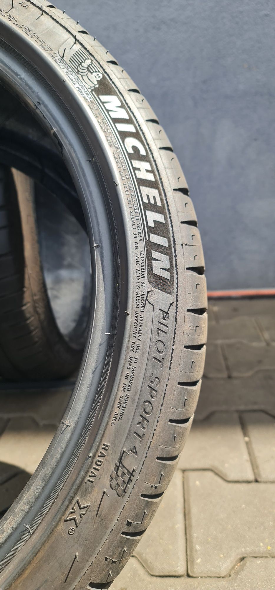 225/40/18 Michelin