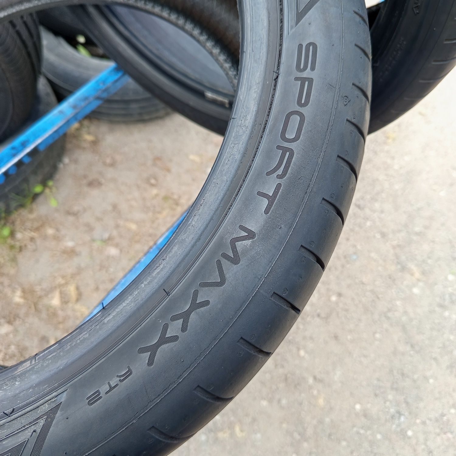 265/35r18 Dunlop Sport Maxx RT2