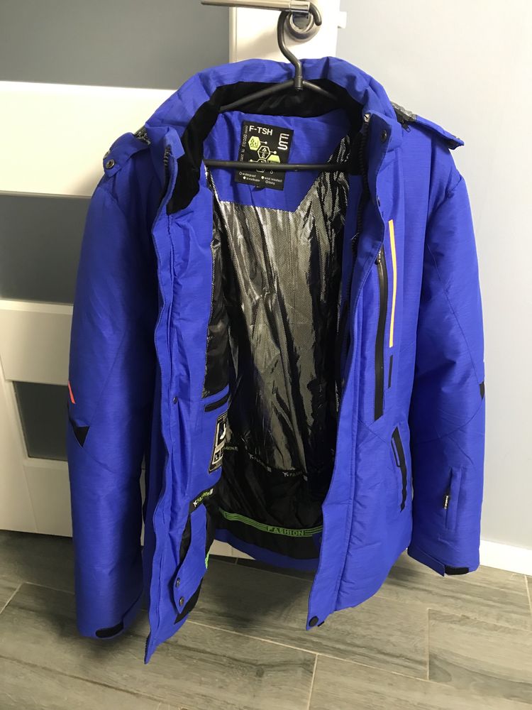 Продам мужскую зимнюю куртку 2 xl