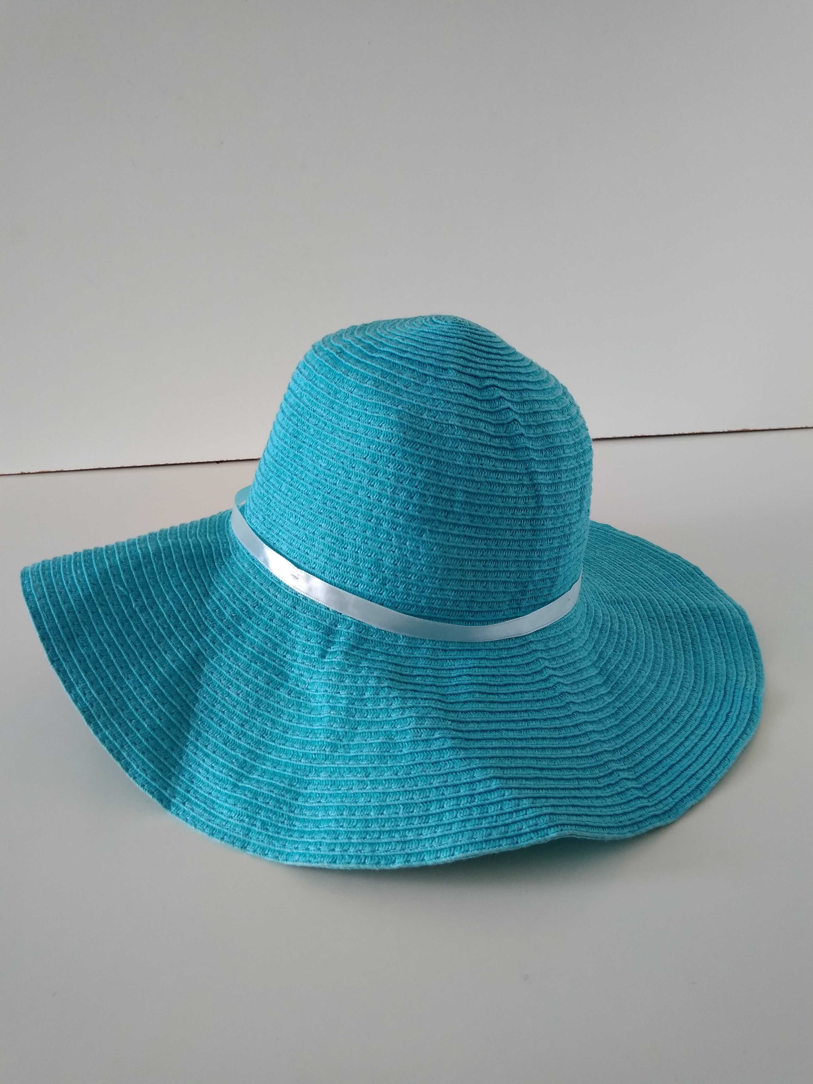 Красивая женская бирюзовая шляпа с широкими полями из бумажной соломки