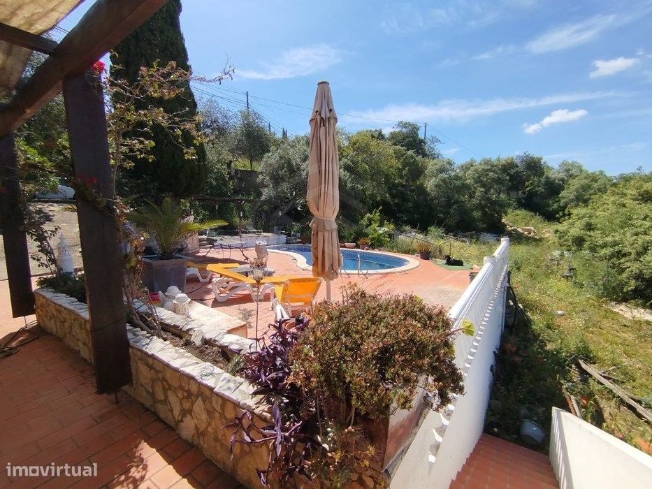 Moradia V2 +T0 com piscina e vista mar, Loulé, Algarve